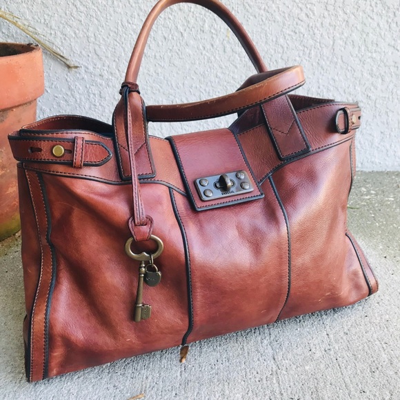 fossil weekender bag